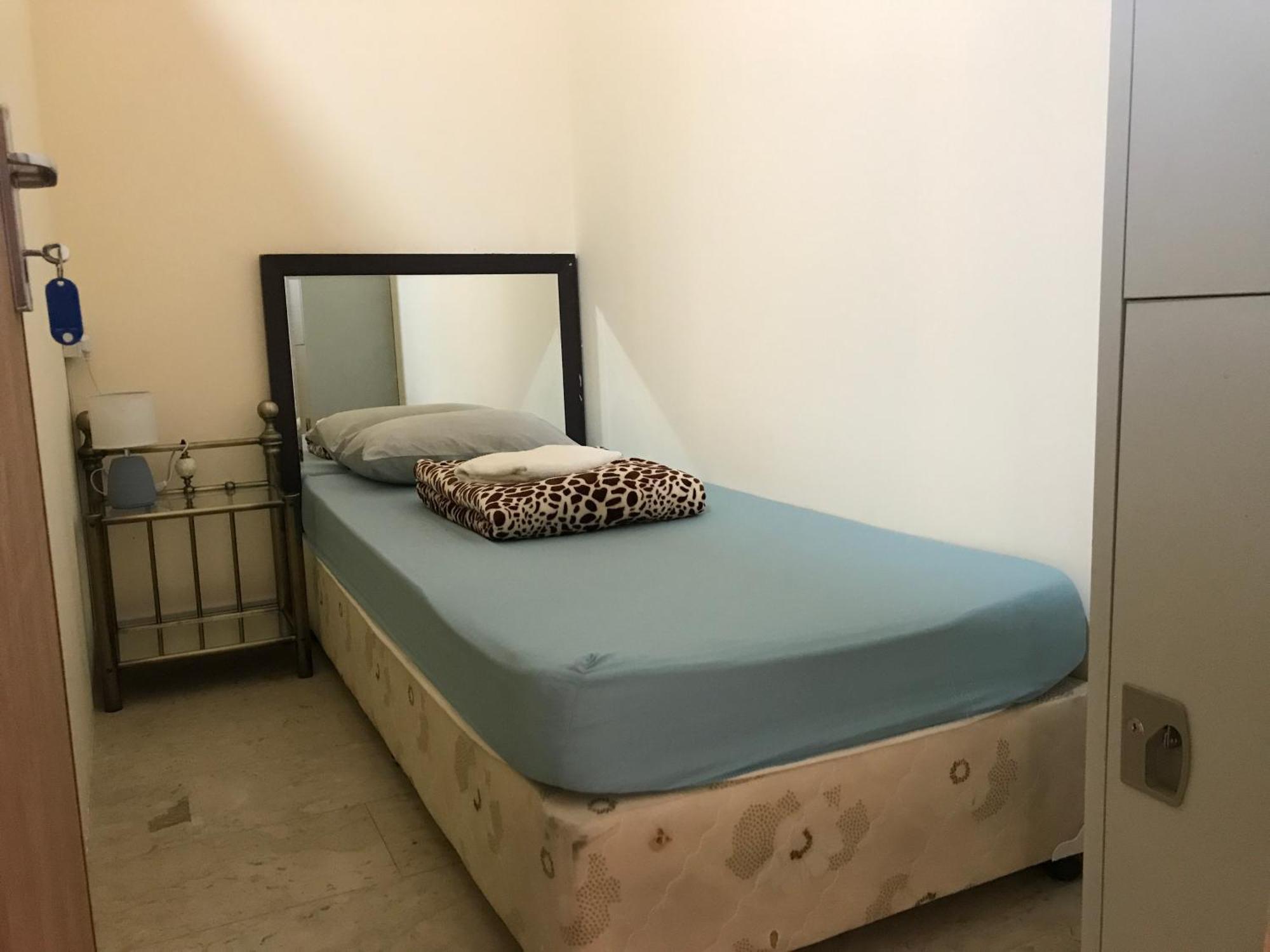 Backpacker'S Bed - No Parking Space Abu Dhabi Luaran gambar