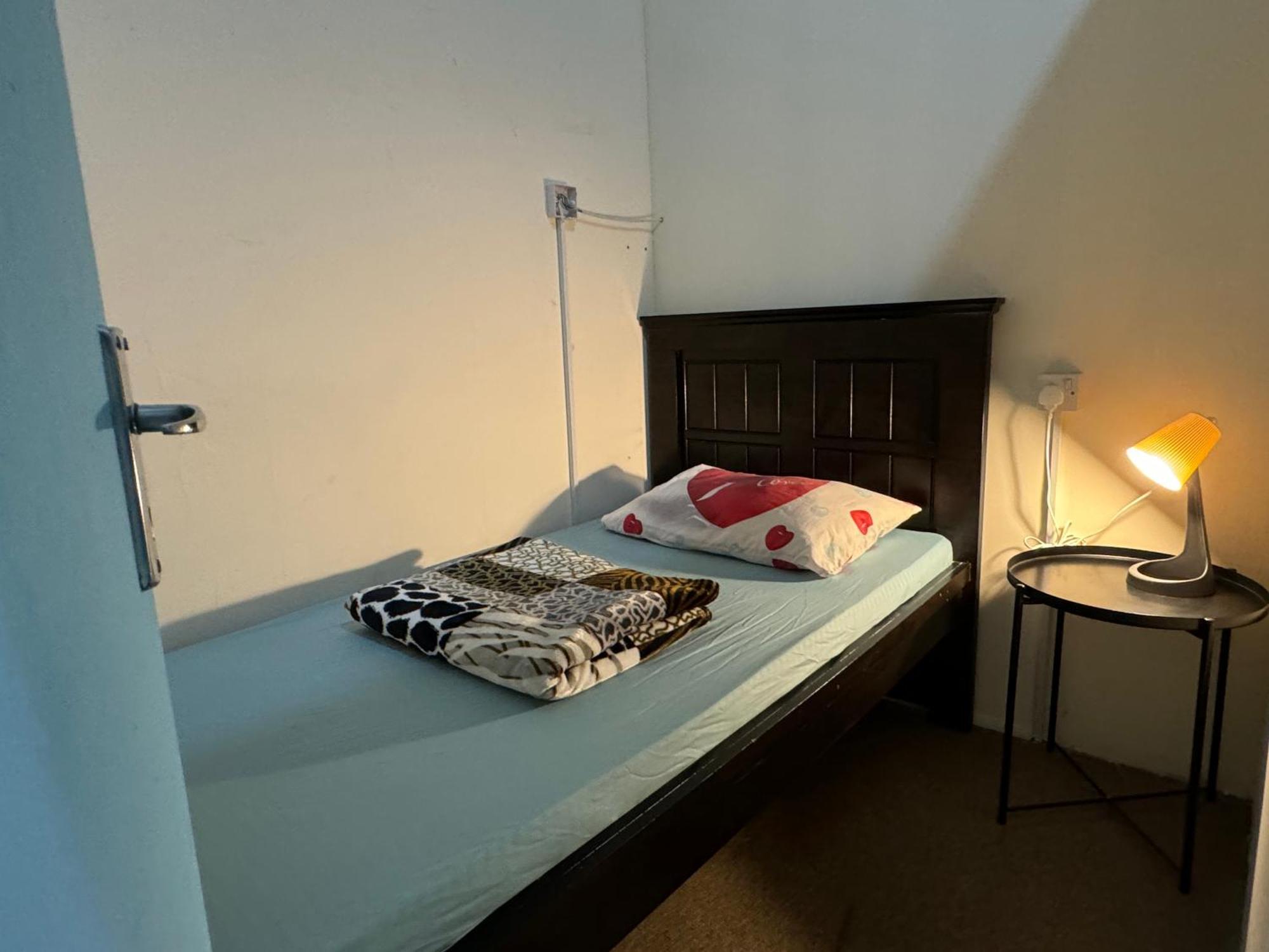 Backpacker'S Bed - No Parking Space Abu Dhabi Luaran gambar