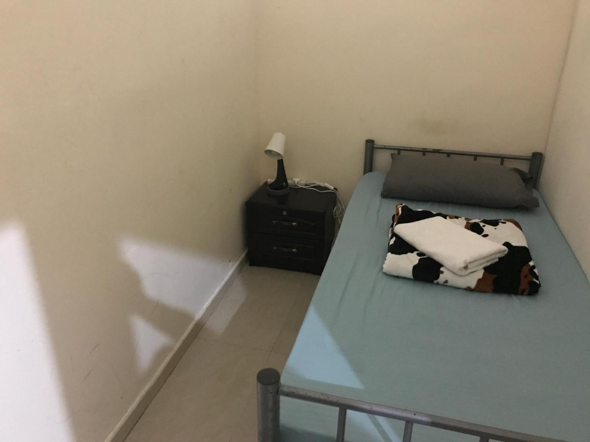 Backpacker'S Bed - No Parking Space Abu Dhabi Luaran gambar