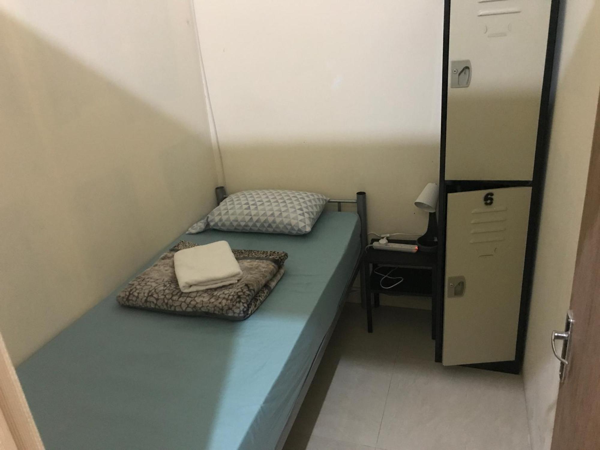 Backpacker'S Bed - No Parking Space Abu Dhabi Luaran gambar