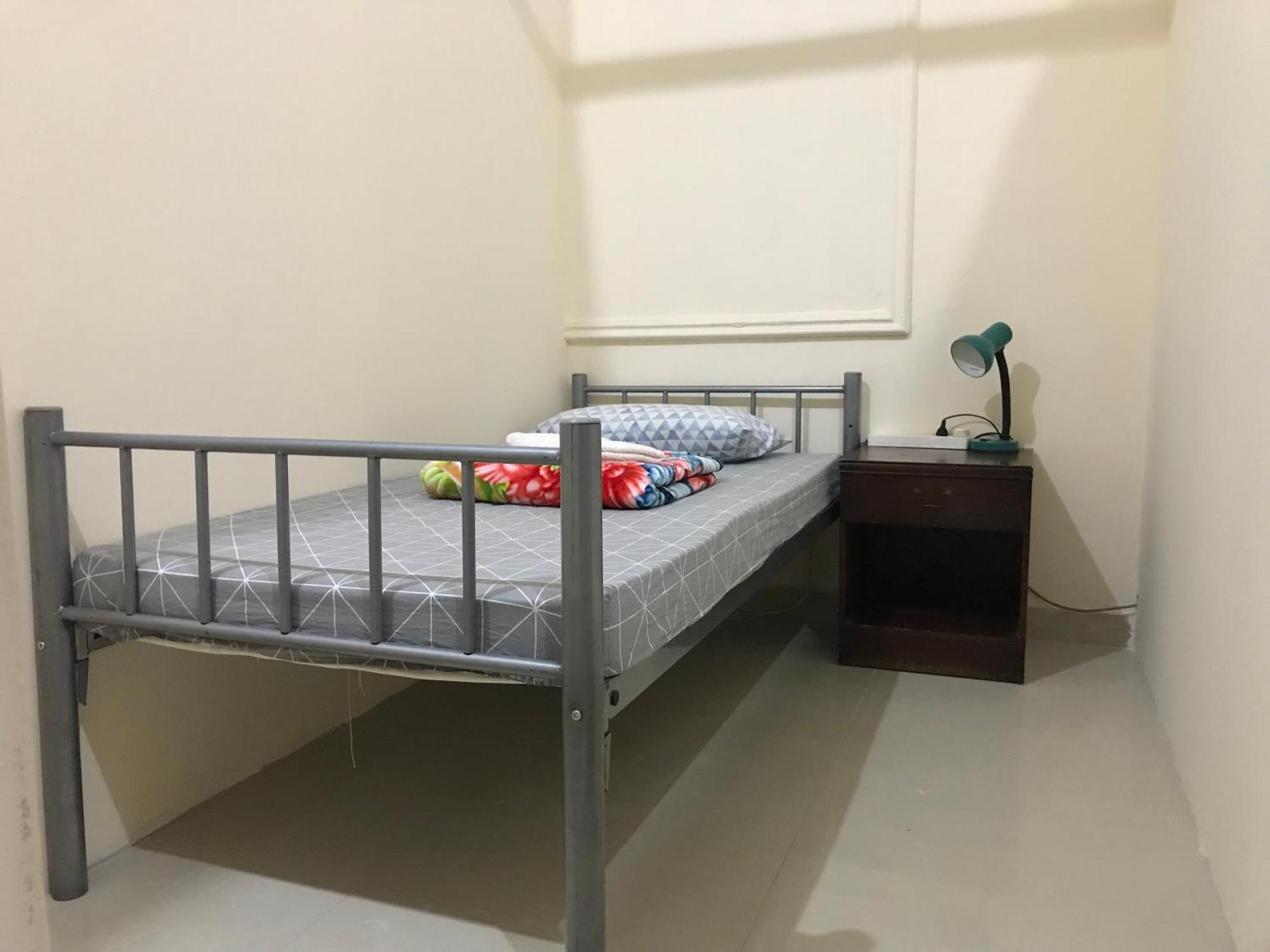 Backpacker'S Bed - No Parking Space Abu Dhabi Luaran gambar